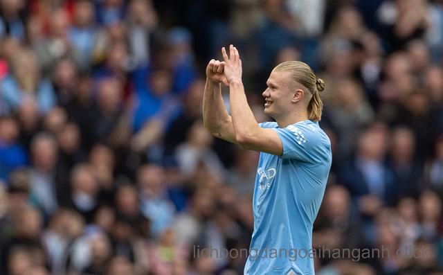 Manchester City đấu với Wolves