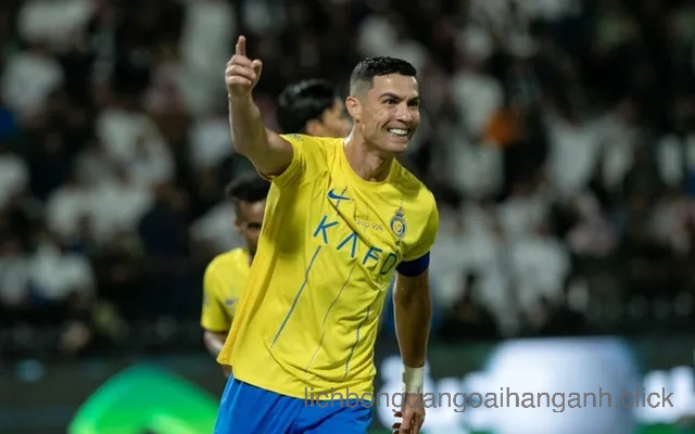 Ronaldo đánh dấu cột mốc 50 bàn thắng ở tuổi 38